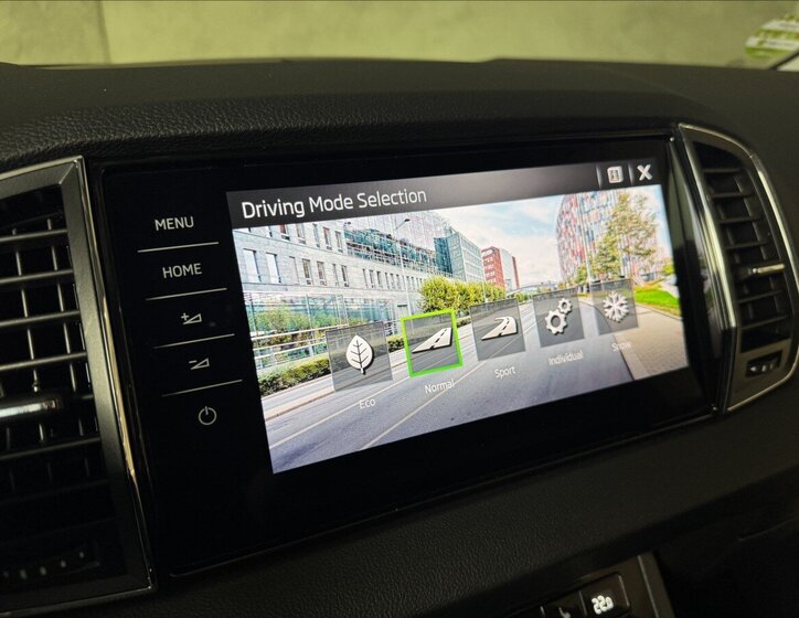 Škoda Karoq SUV / Terénní 2,0 l 110 kw