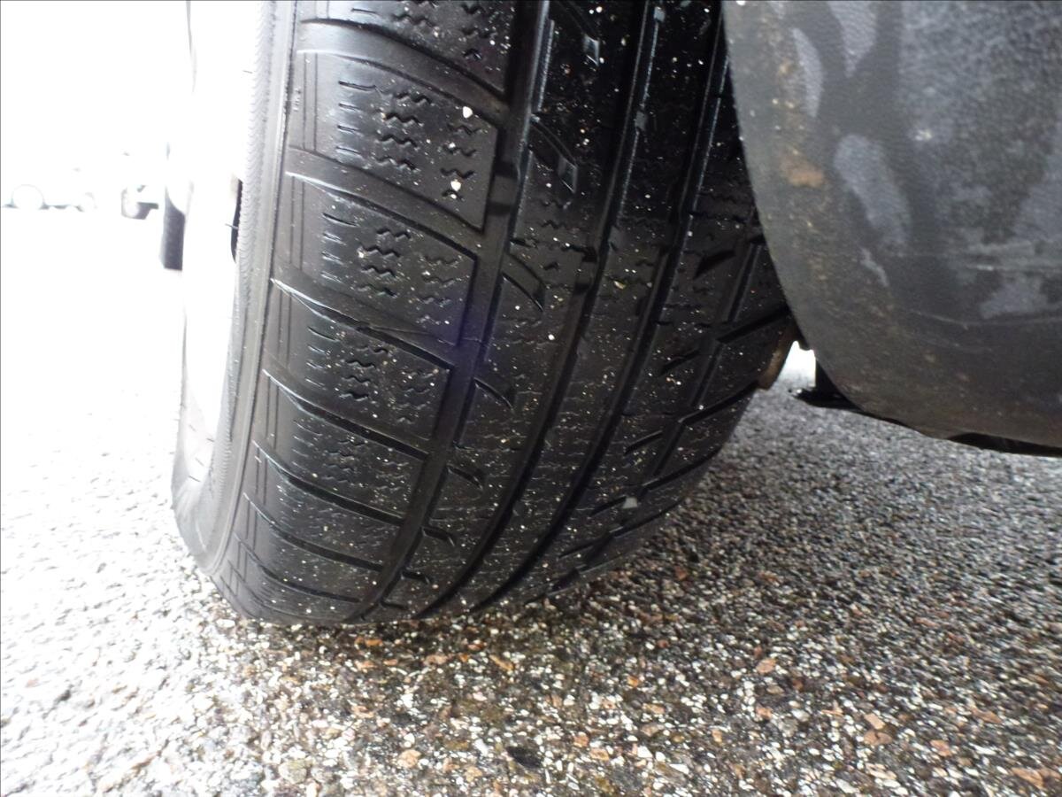 Volkswagen Touran Kombi 2,0 l 100 kw