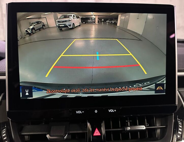 Toyota Corolla Cross 16