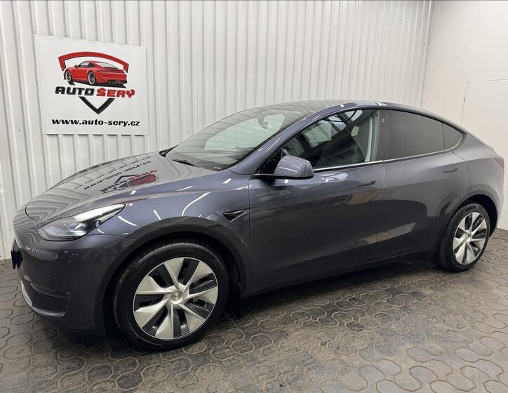 Tesla Model Y SUV / Terénní 0,0 378 kw