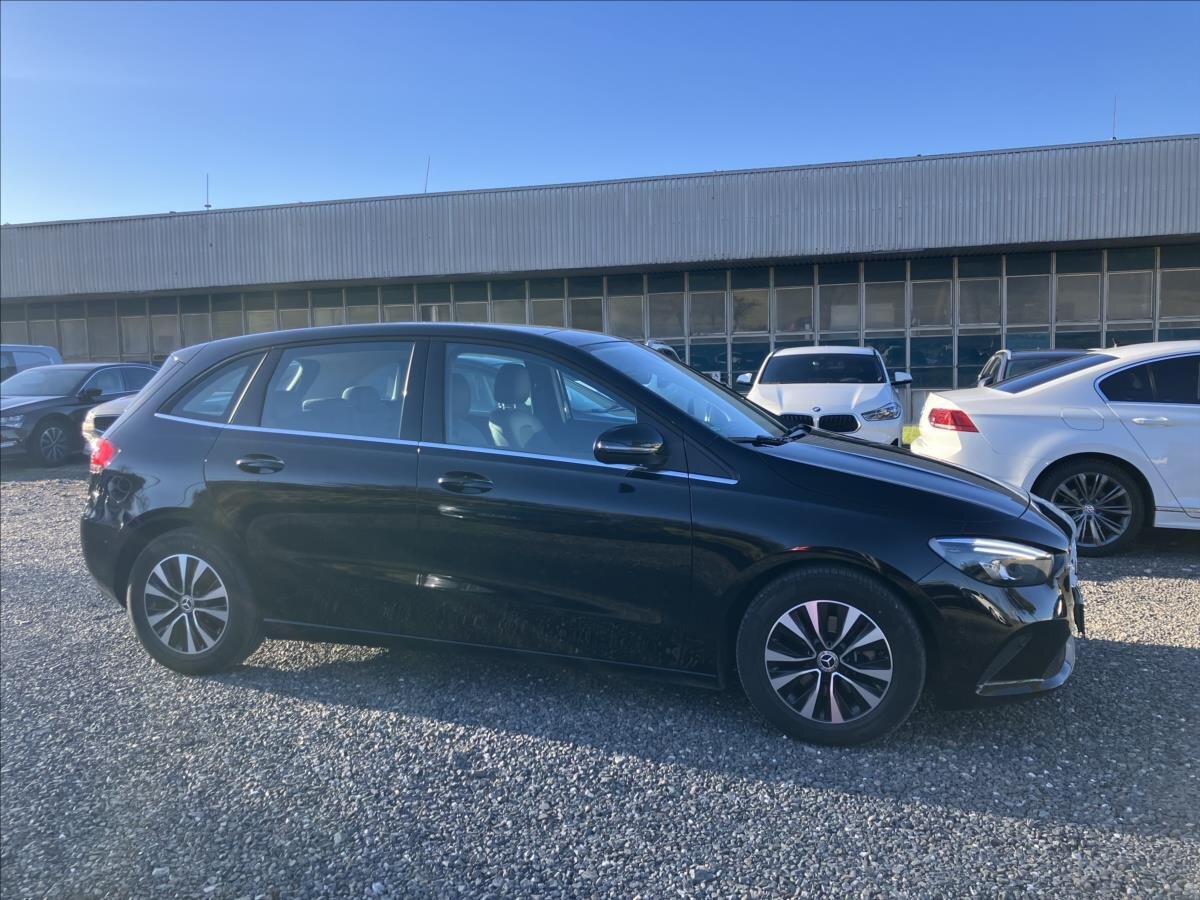 Mercedes-Benz Třídy B Hatchback 1,3 l 100 kw