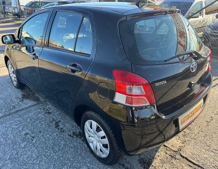 Toyota Yaris 5