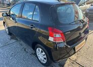 Toyota Yaris 5