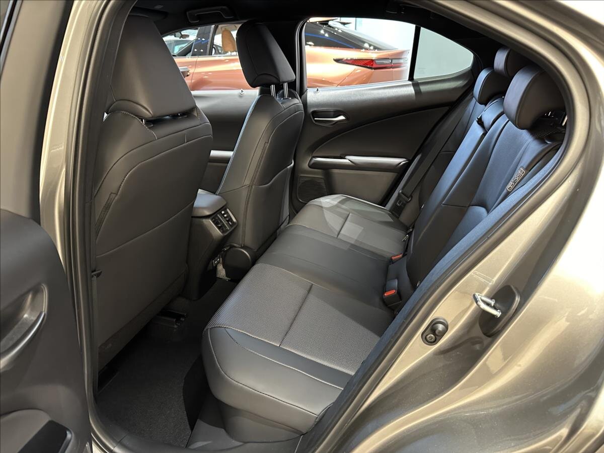 Lexus UX 250h SUV 2,0 l 135 kw