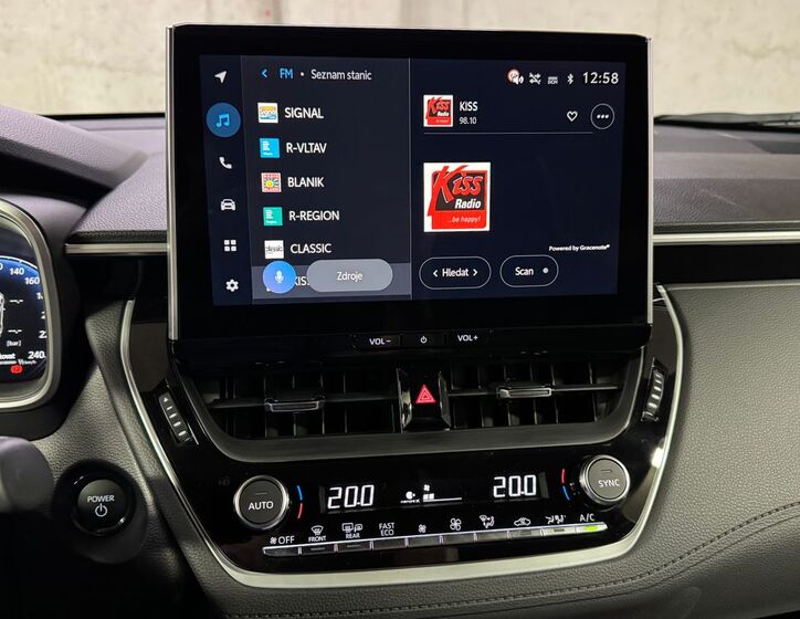 Toyota Corolla Cross 16