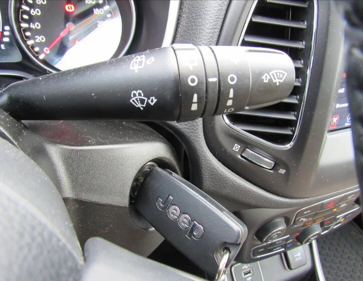 Jeep Compass SUV 1,4 l 103 kw