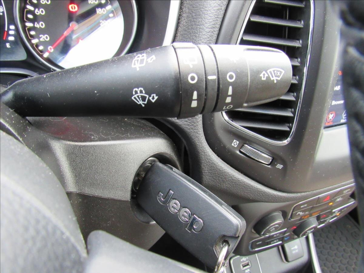 Jeep Compass SUV 1,4 l 103 kw