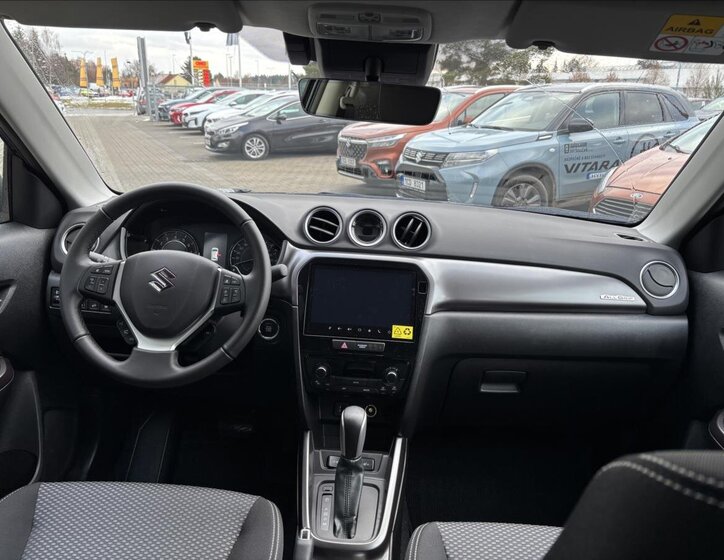 Suzuki Vitara SUV 1,4 l 81 kw