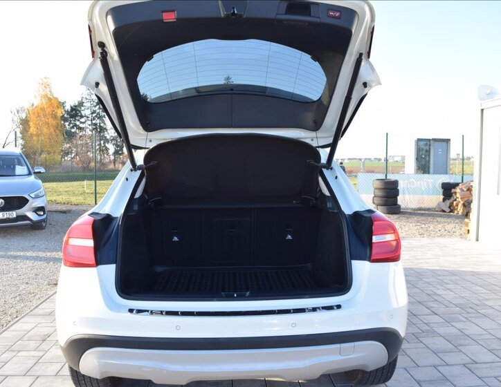 Mercedes-Benz GLA 23