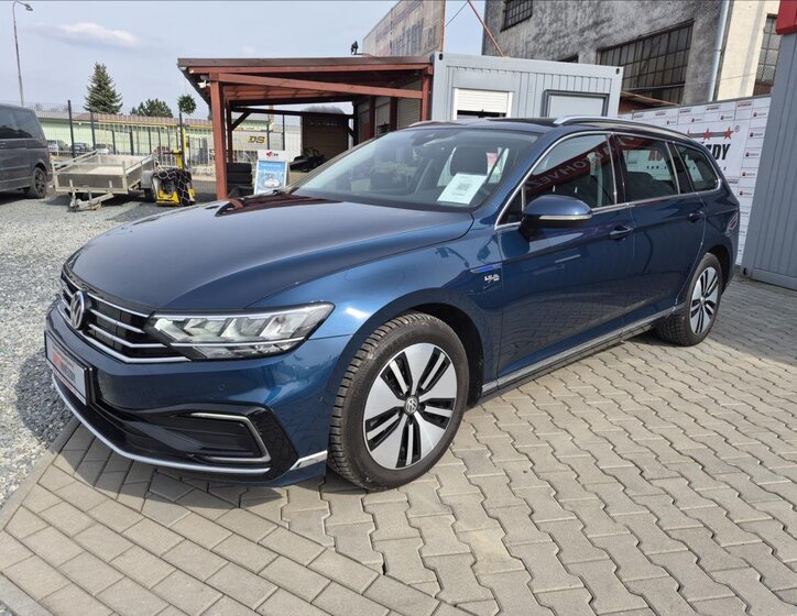 Volkswagen Passat Kombi 1,4 l 160 kw