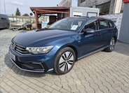 Volkswagen Passat Kombi 1,4 l 160 kw