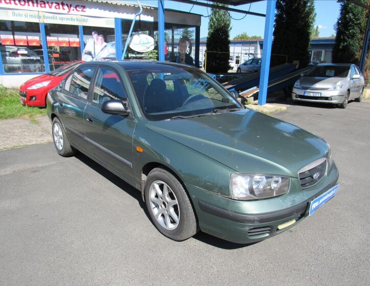 Hyundai Elantra Sedan / Limuzína 2,0 l 82 kw