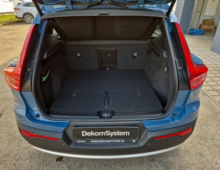 Volvo XC40 SUV / Terénní 2,0 l 120 kw