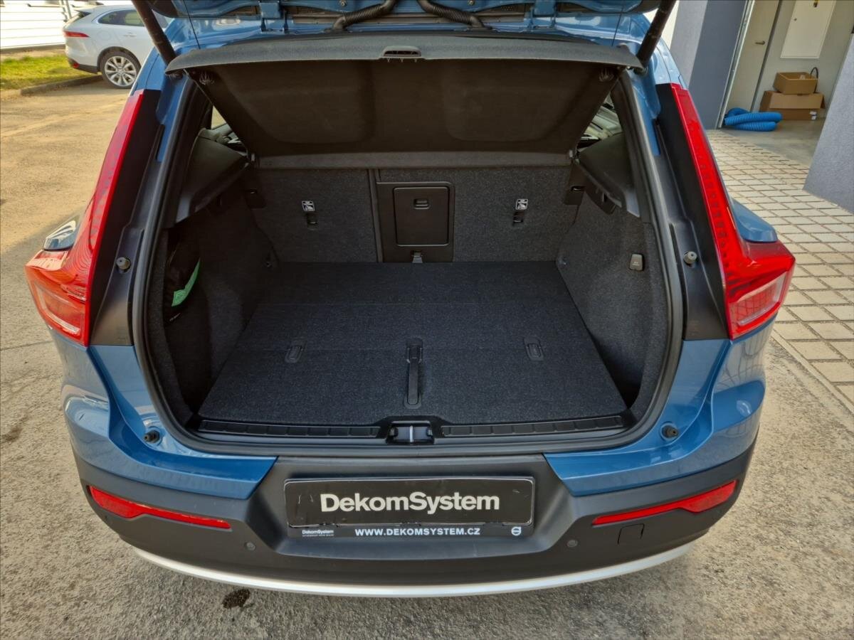 Volvo XC40 SUV / Terénní 2,0 l 120 kw