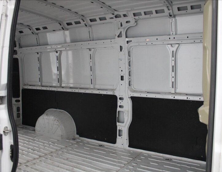 Opel Movano Skříň 2,2 l 103 kw