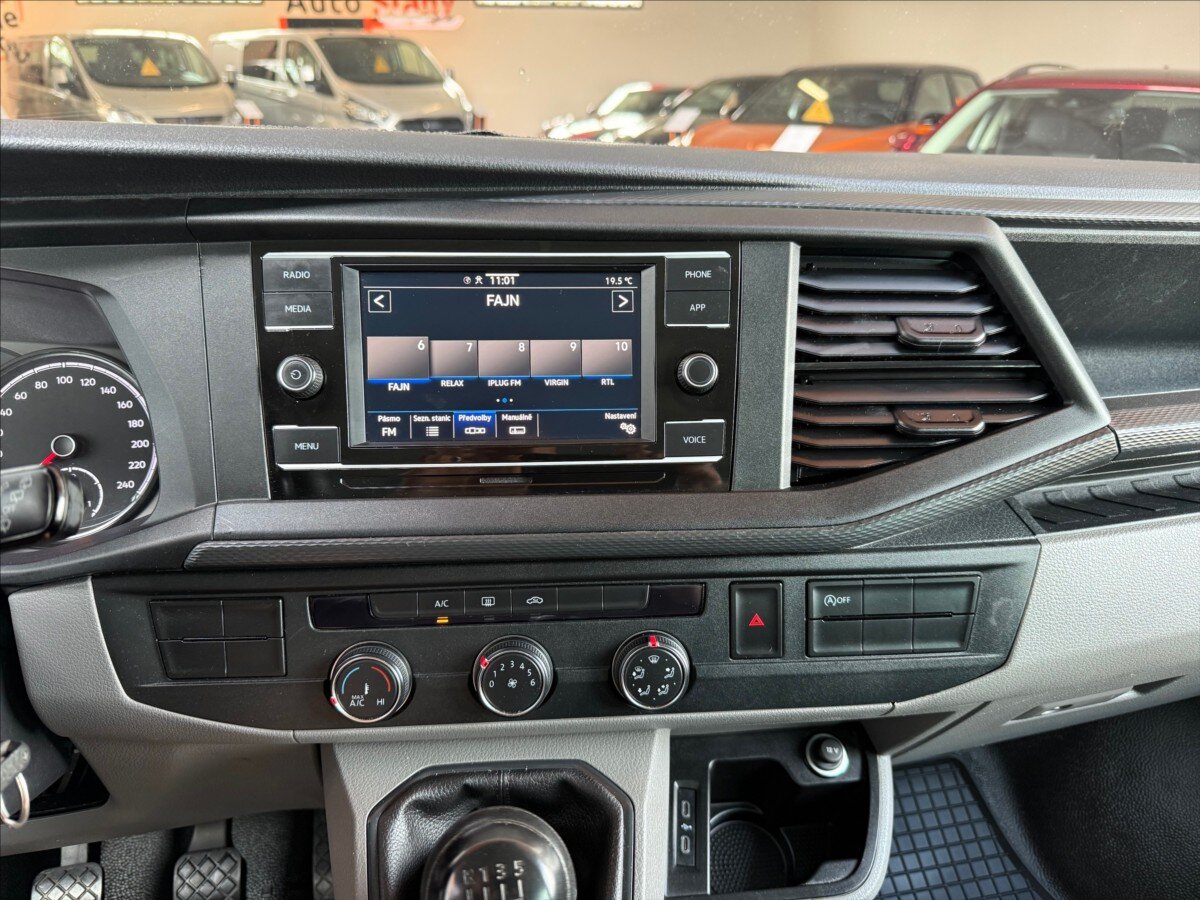 Volkswagen Caravelle