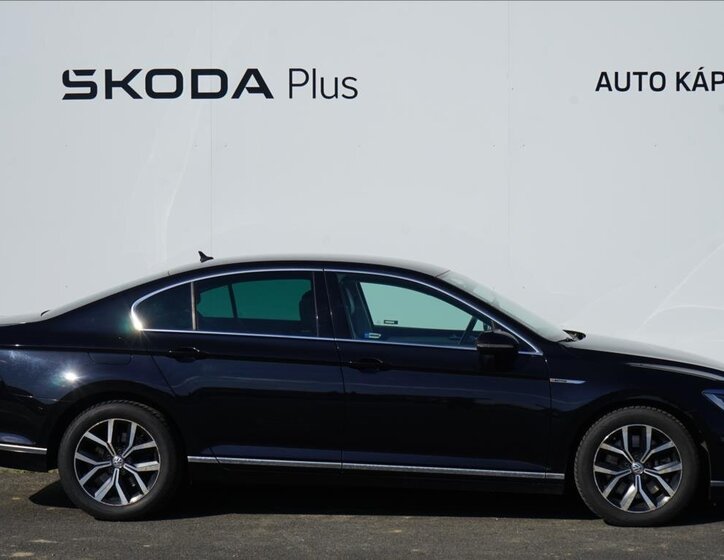 Volkswagen Passat Sedan / Limuzína 2,0 l 176 kw