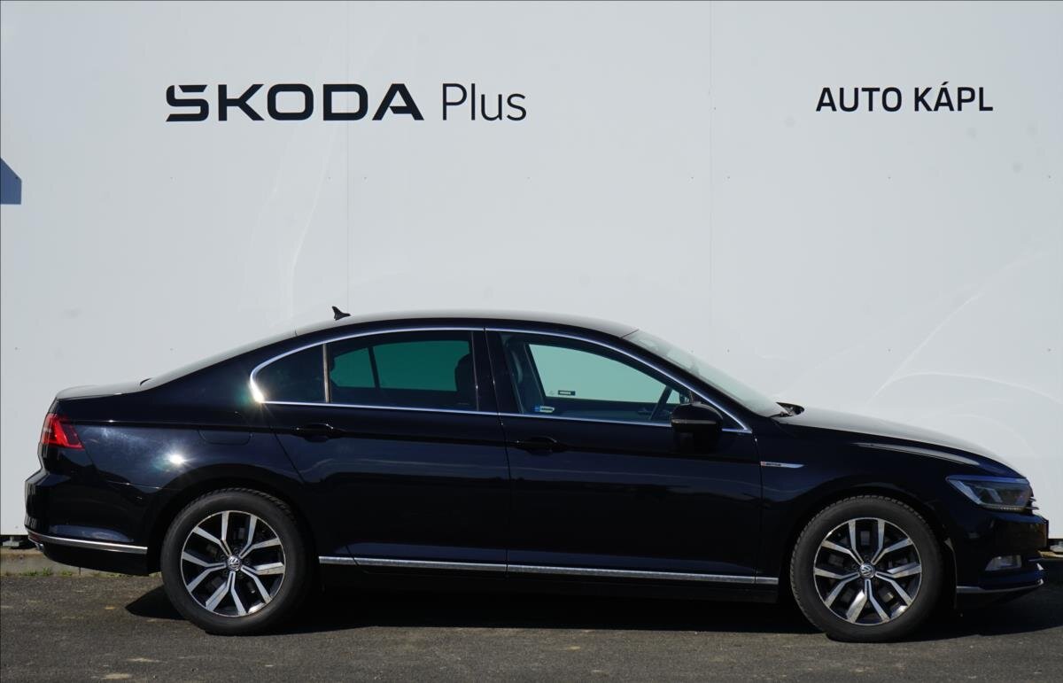 Volkswagen Passat Sedan / Limuzína 2,0 l 176 kw