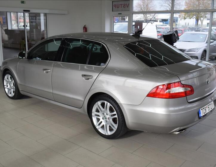 Škoda Superb 8