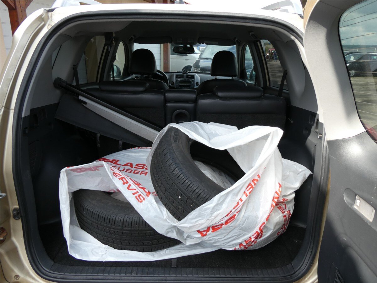 Toyota RAV4 SUV / Terénní 2,2 l 110 kw