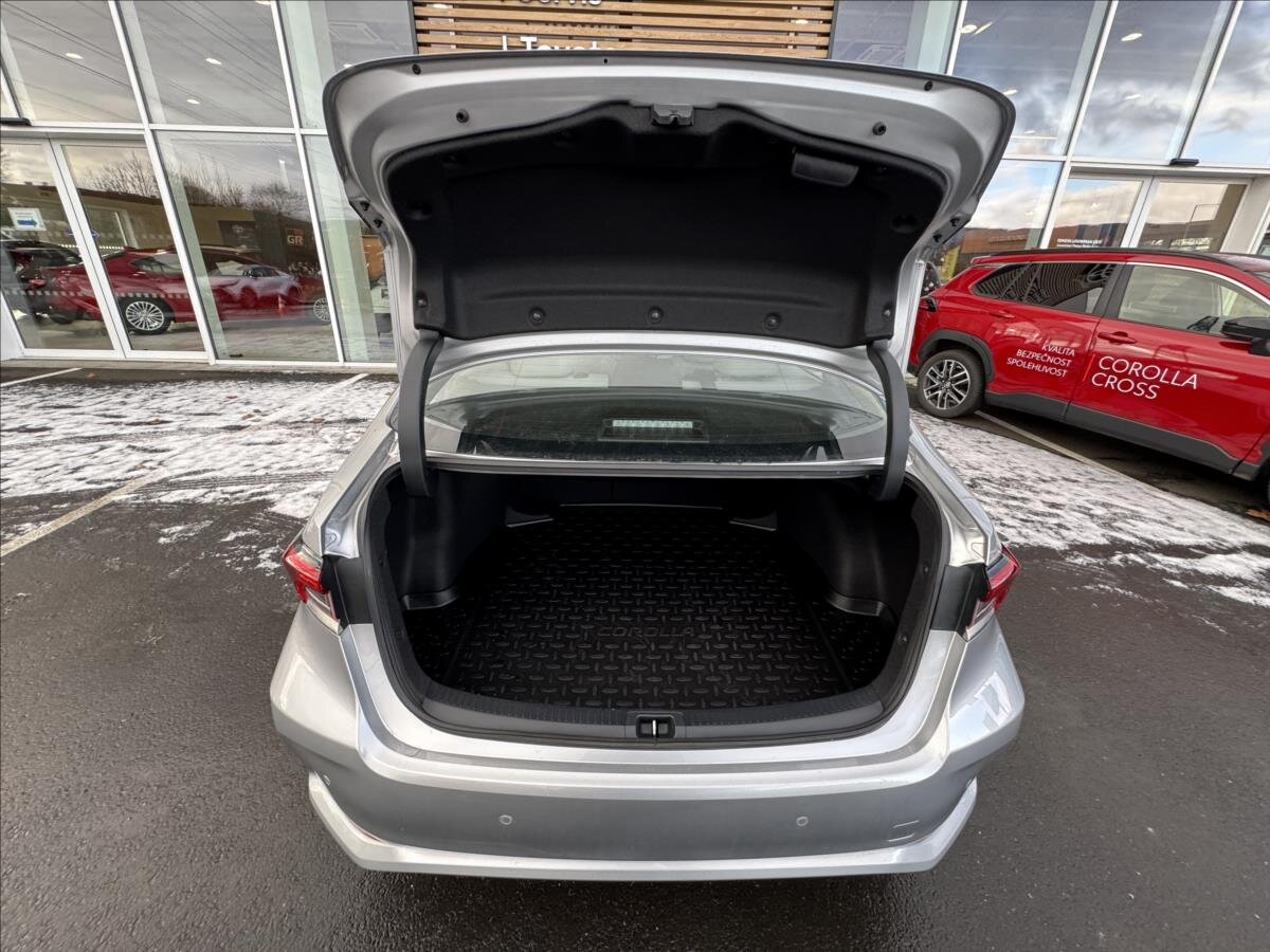 Toyota Corolla Sedan / Limuzína 1,8 l 72 kw