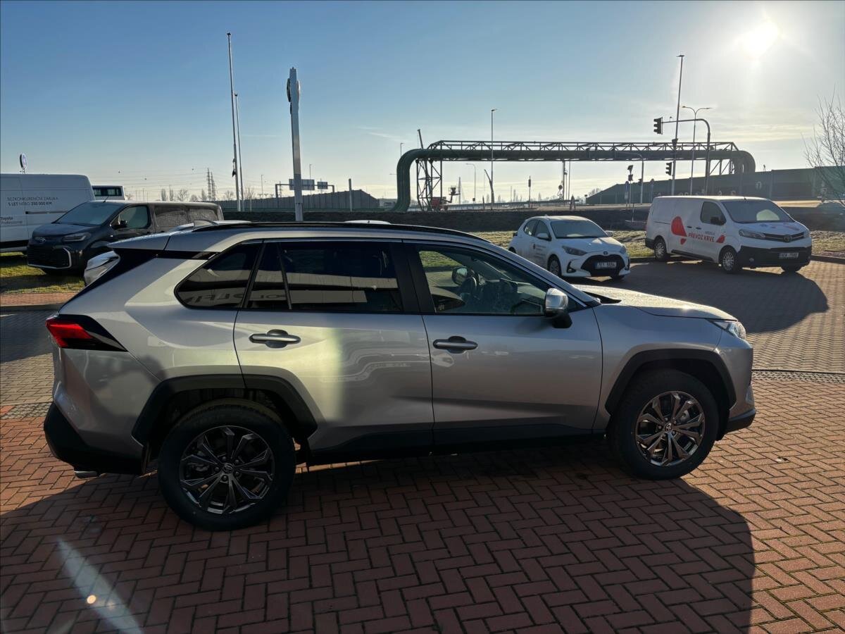 Toyota RAV4 SUV / Terénní 2,5 l 163 kw