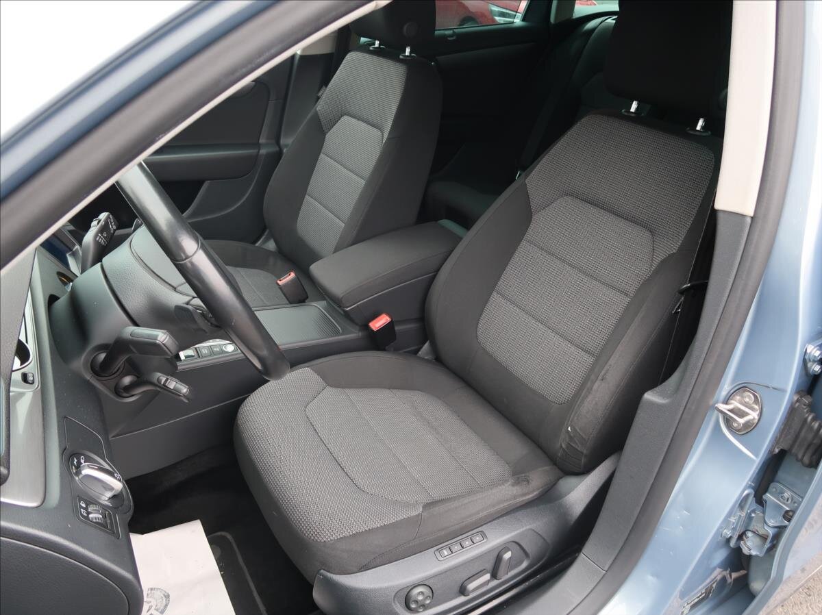 Volkswagen Passat Kombi 2,0 l 103 kw