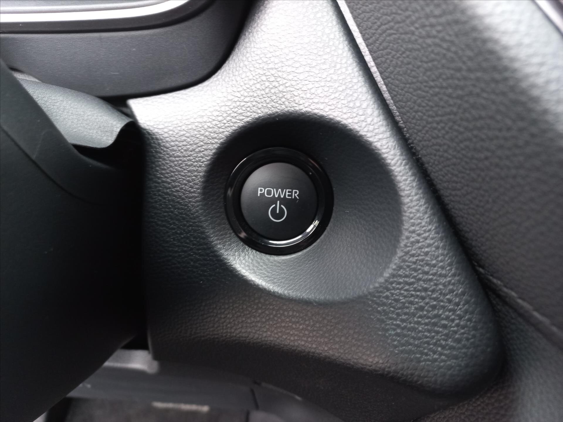 Toyota Corolla Cross CUV / Crossover 2,0 l 98 kw