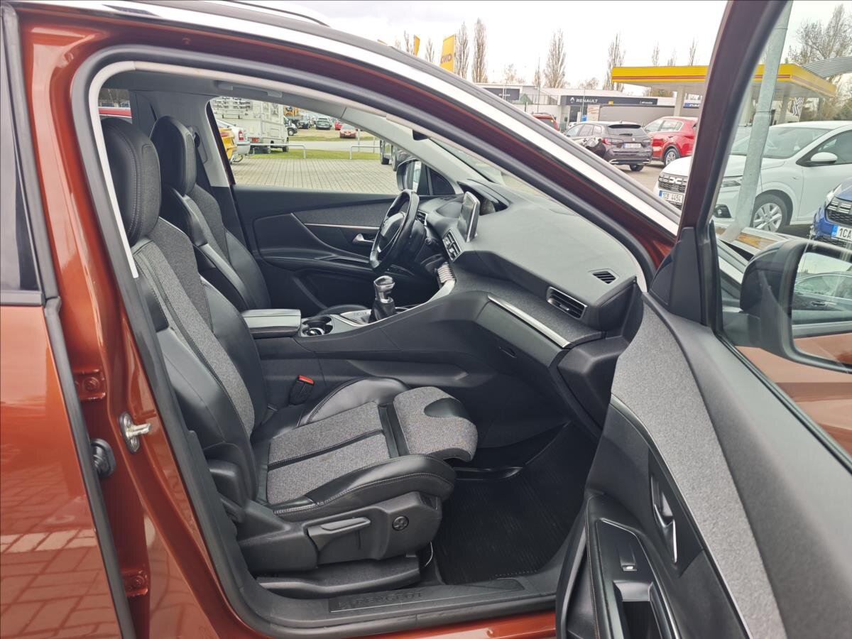 Peugeot 3008 SUV / Terénní 2,0 l 110 kw