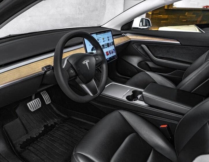 Tesla Model 3 Sedan 0,0 65 kw