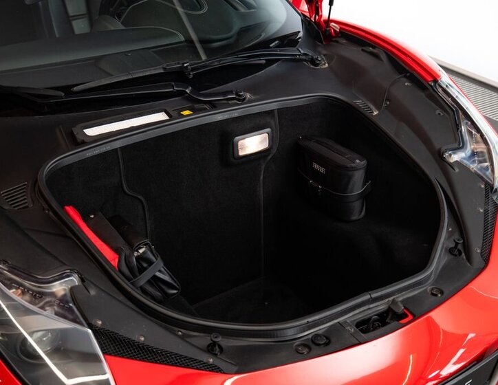 Ferrari 458 Kupé 4,5 l 416 kw