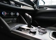 Alfa Romeo Stelvio 20