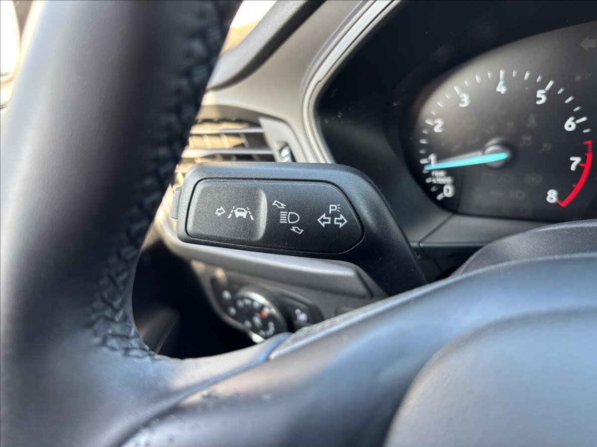 Ford Focus Kombi 999,0 92 kw