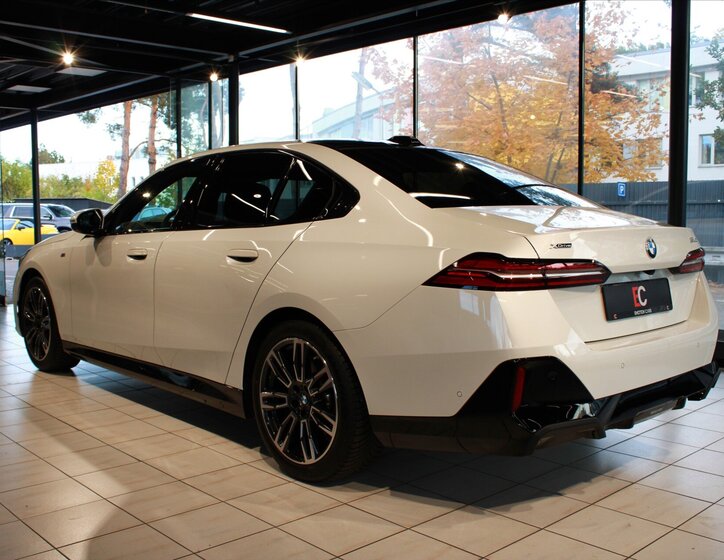 BMW Řada 5 Sedan / Limuzína 3,0 l 210 kw