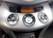 Toyota RAV4 SUV / Terénní 2,2 l 100 kw