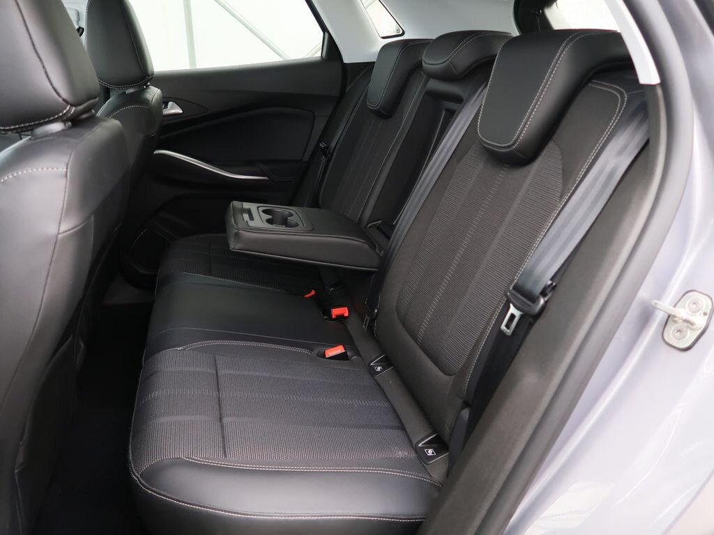 Opel Grandland SUV 1,2 l 96 kw