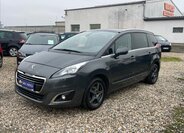 Peugeot 5008 1