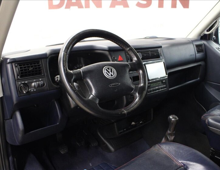 Volkswagen Caravelle Kombi 2,5 l 111 kw