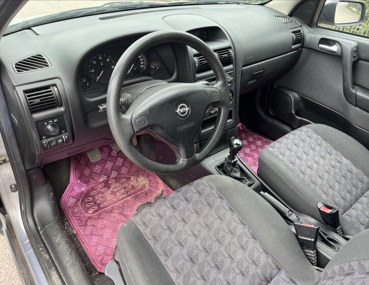 Opel Astra Hatchback 1,7 l 55 kw