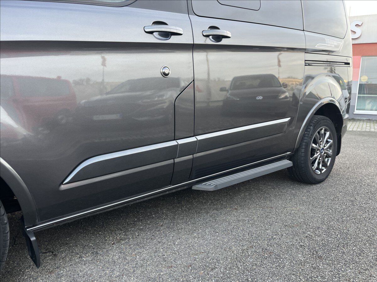 Ford Tourneo Custom Kombi 2,0 l 136 kw