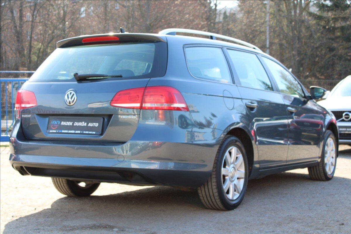 Volkswagen Passat Kombi 1,6 l 77 kw