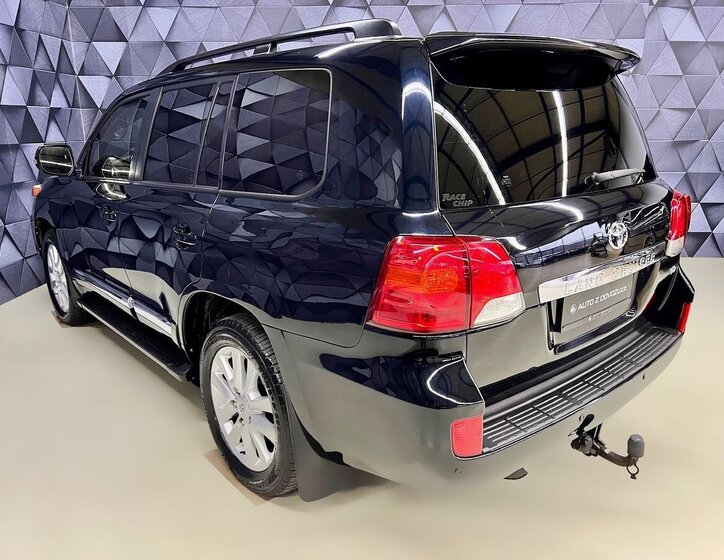 Toyota Land Cruiser 5