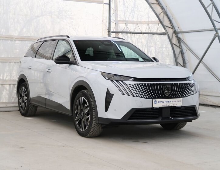 Peugeot 5008 SUV 1,2 l 100 kw