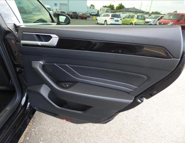 Volkswagen Arteon 69