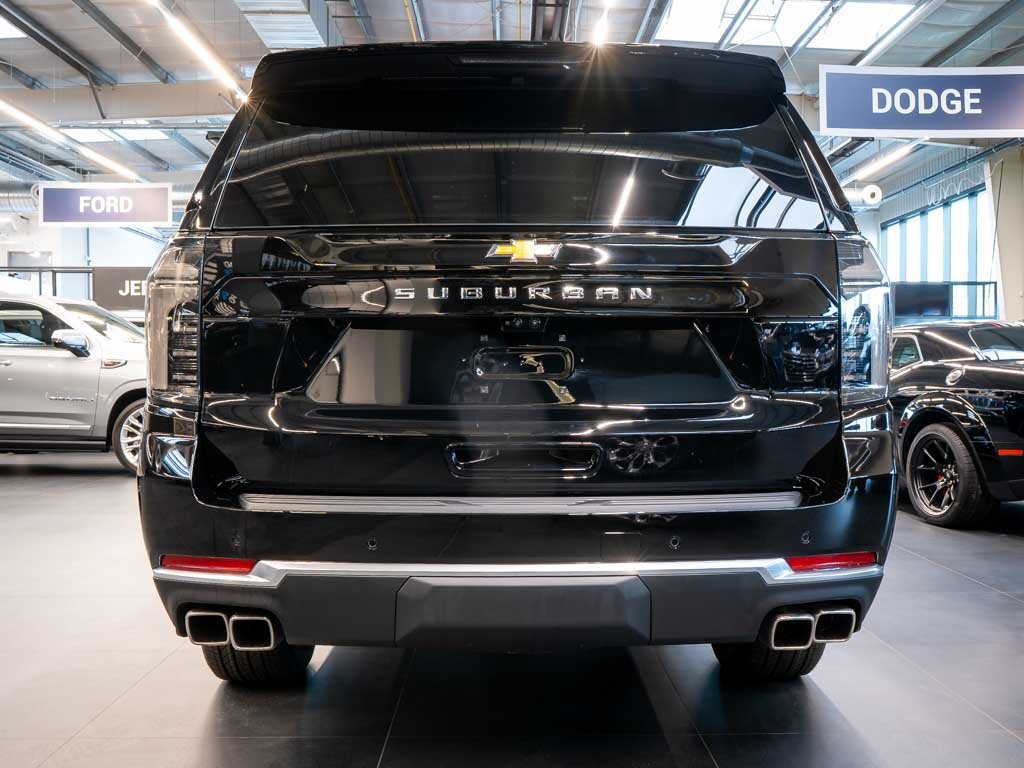 Chevrolet Suburban SUV 6,2 l 313 kw