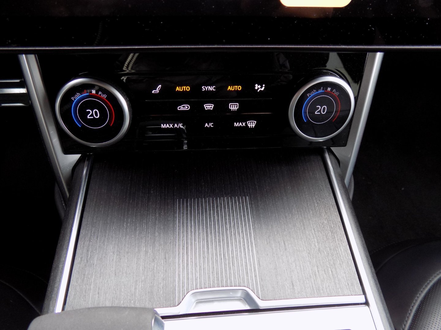 Land Rover Range Rover SUV 4,4 l 390 kw