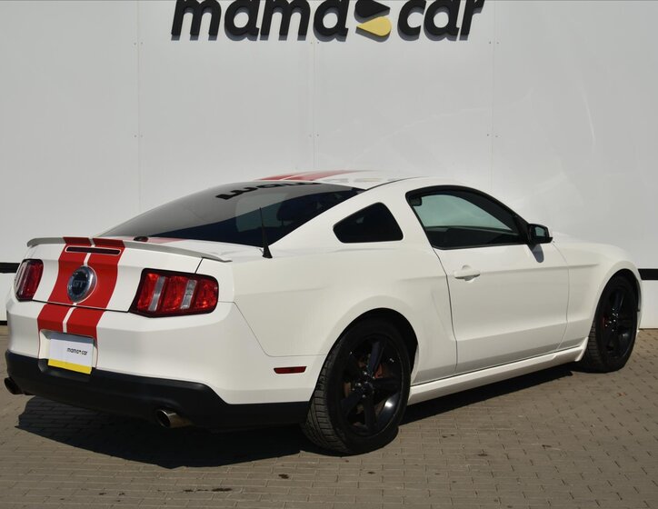 Ford Mustang Kupé 4,6 l 235 kw