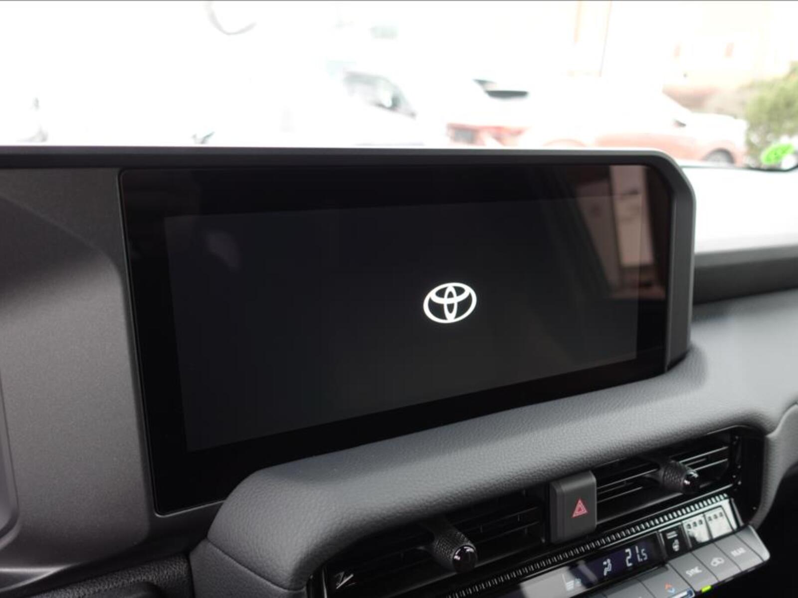 Toyota Land Cruiser 18