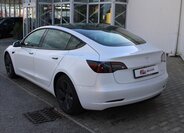 Tesla Model 3 Sedan / Limuzína 0,0 208 kw