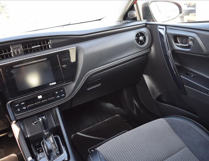 Toyota Auris Kombi 1,2 l 85 kw